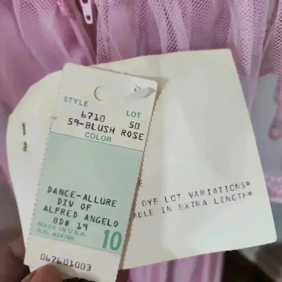 Dance Allure Vintage 70s Cottage Core lace long dress. NWT Blush Rose. … - Picture 13 of 14